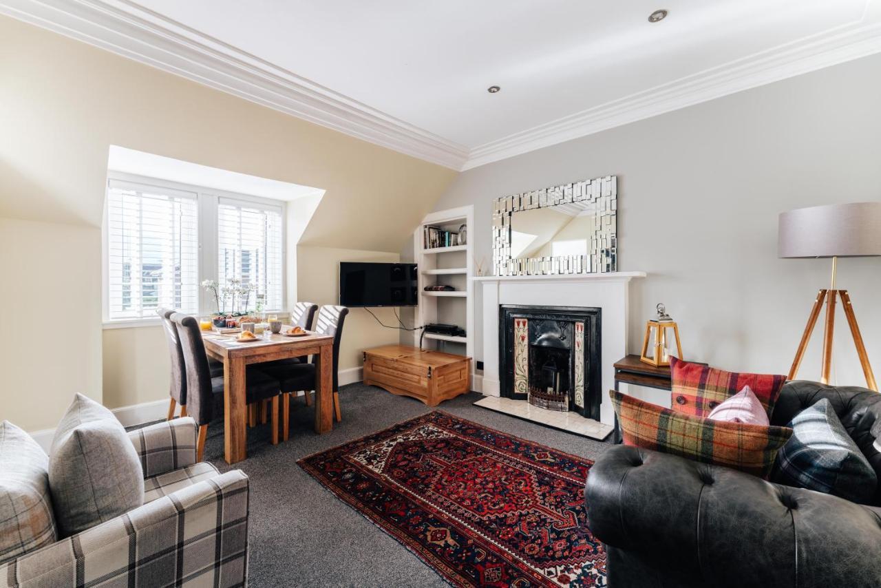 Luxury Inverness Central Apartment Private Parking ภายนอก รูปภาพ
