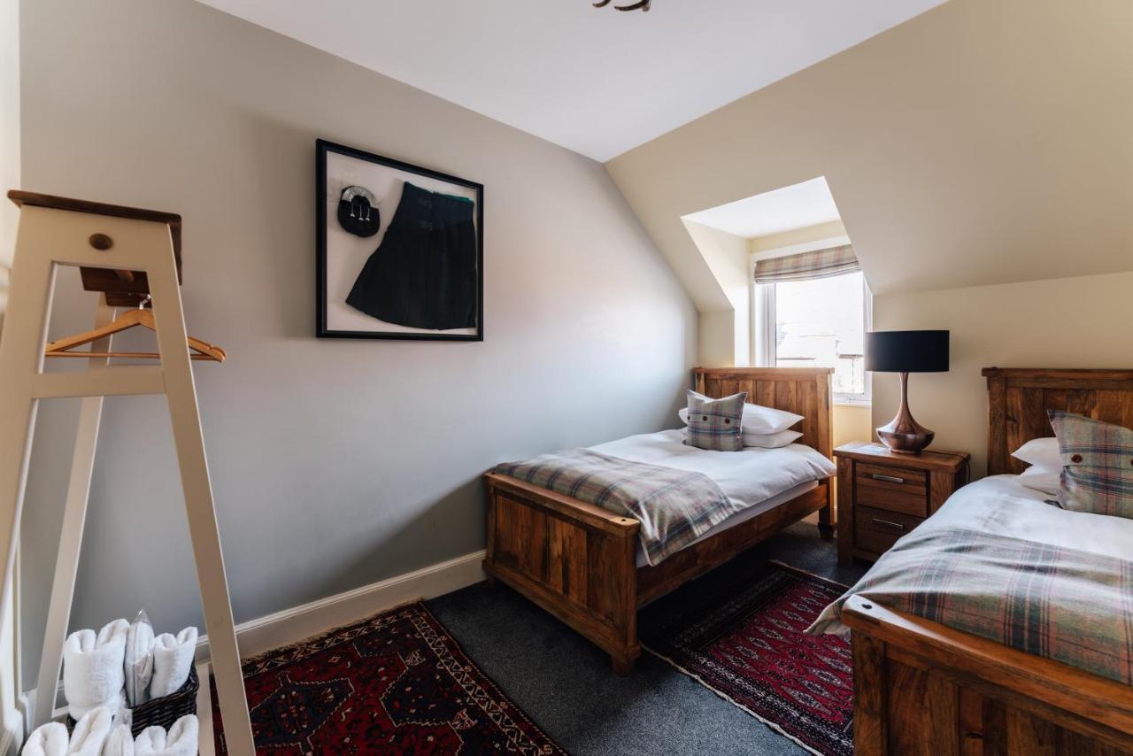 Luxury Inverness Central Apartment Private Parking ภายนอก รูปภาพ
